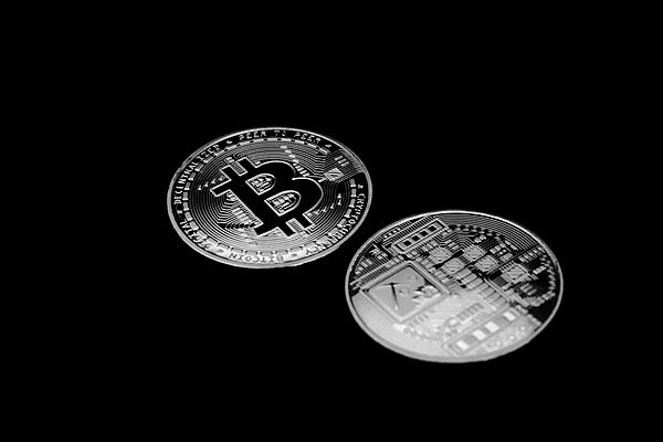 2025年8月区块链市场晨报：金融机构加速拥抱加密世界